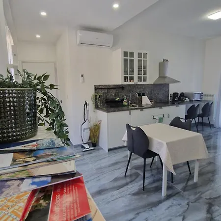 Casa Hanna4 Apartment *